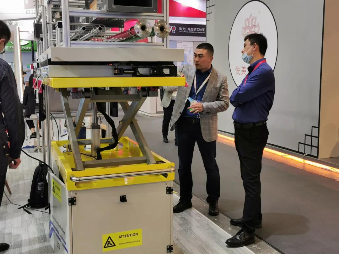 1629335679134272.jpg 0.jpg